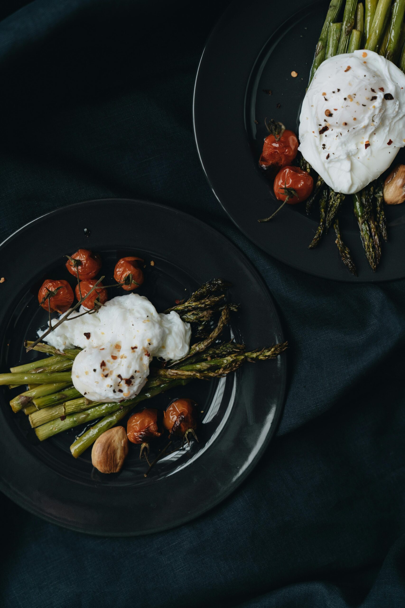 Dishes served in biodegradable plates